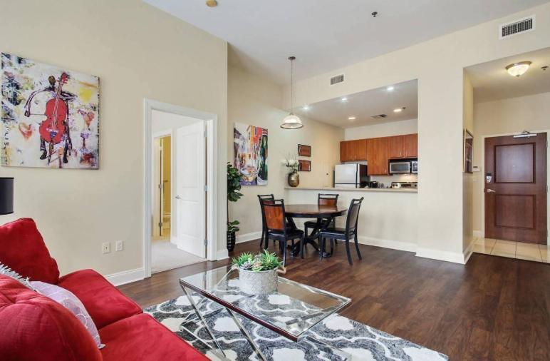 Amazing Condos Beautiful View 2 Blocks To French Quarter, Small Rooftop Pool, Gym, Seanger Theater, Super Dome, And Bourbon St New Orleans Eksteriør billede