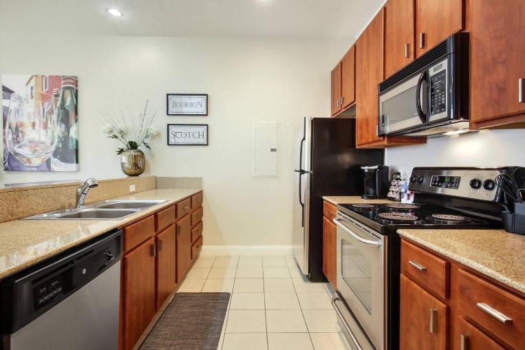 Amazing Condos Beautiful View 2 Blocks To French Quarter, Small Rooftop Pool, Gym, Seanger Theater, Super Dome, And Bourbon St New Orleans Eksteriør billede