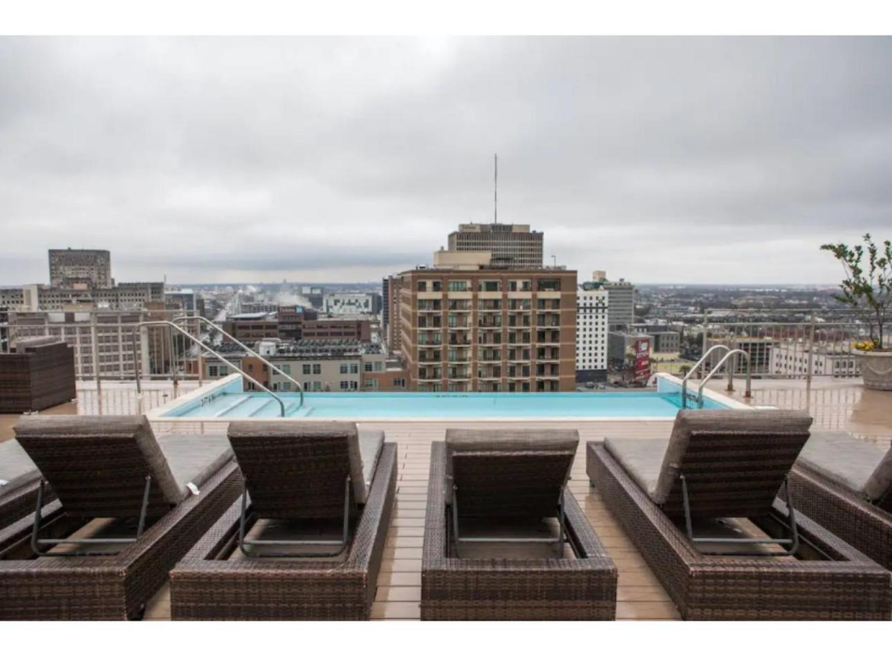 Amazing Condos Beautiful View 2 Blocks To French Quarter, Small Rooftop Pool, Gym, Seanger Theater, Super Dome, And Bourbon St New Orleans Eksteriør billede