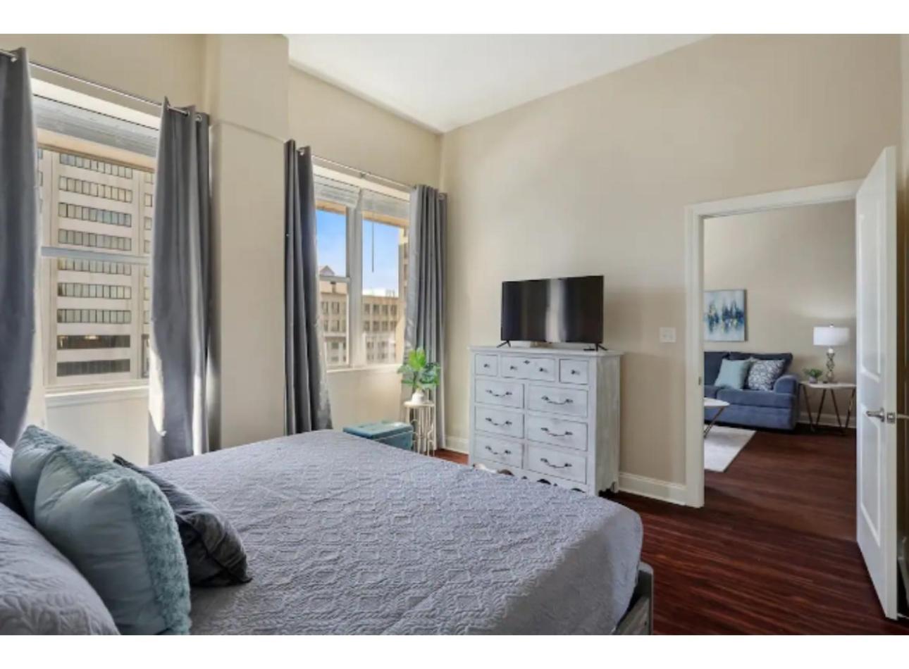 Amazing Condos Beautiful View 2 Blocks To French Quarter, Small Rooftop Pool, Gym, Seanger Theater, Super Dome, And Bourbon St New Orleans Værelse billede